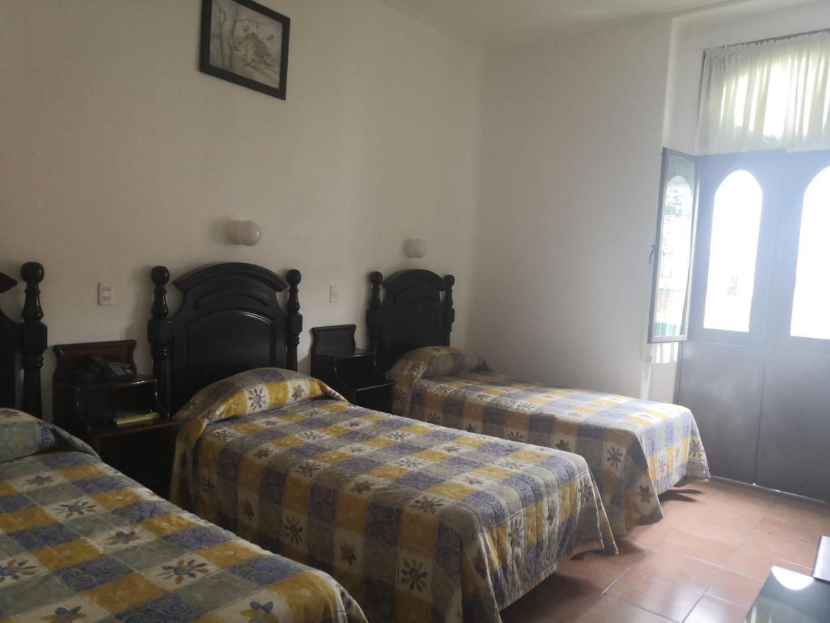 Hotel De Los Banos Pachuca Buitenkant foto
