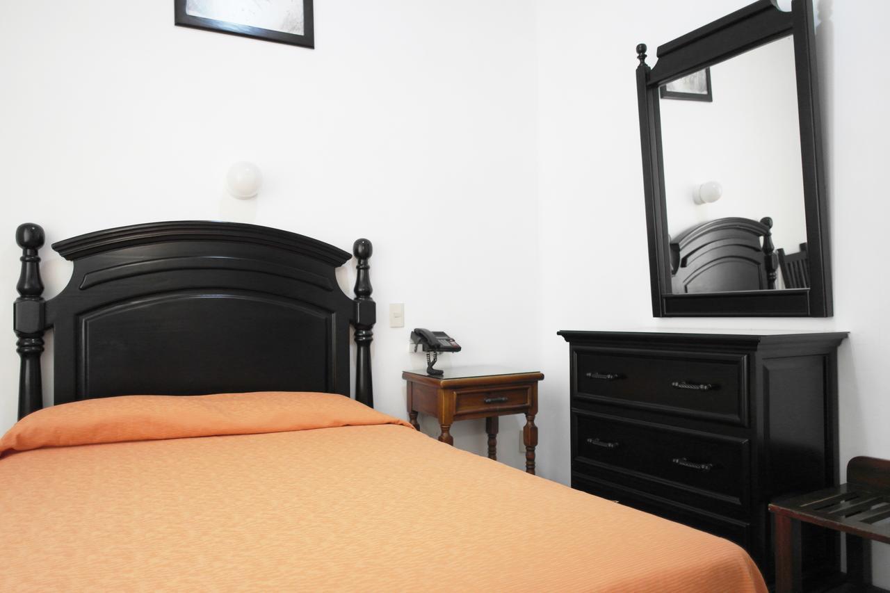 Hotel De Los Banos Pachuca Buitenkant foto